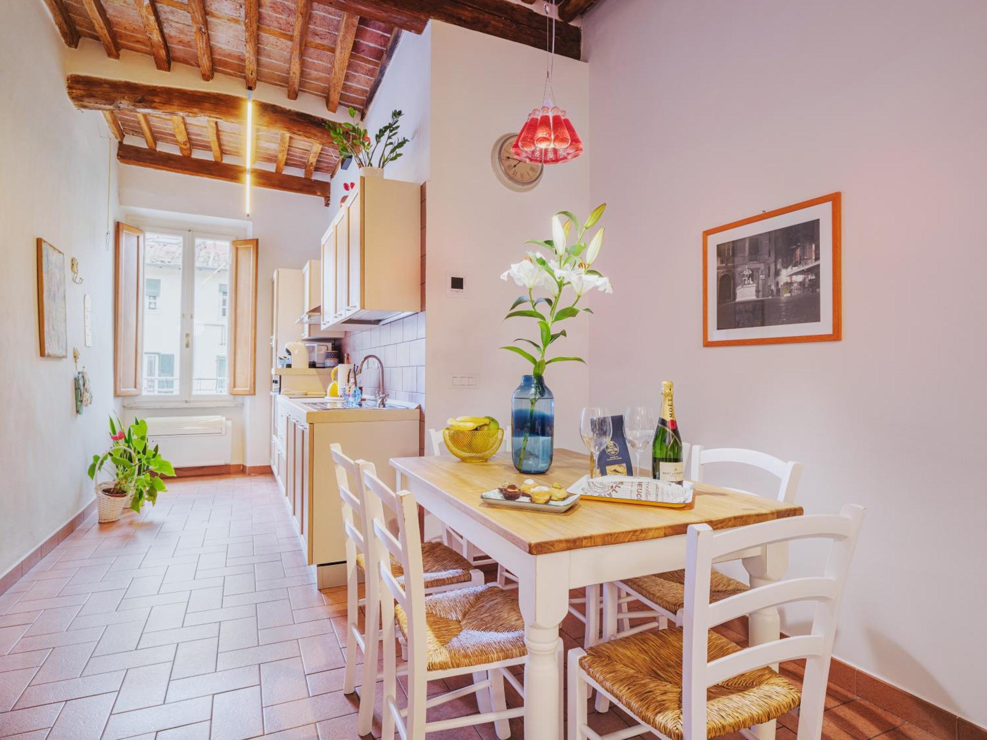 Michael'S Home - Cozy Apartment In The Heart Of Lucca Exterior foto