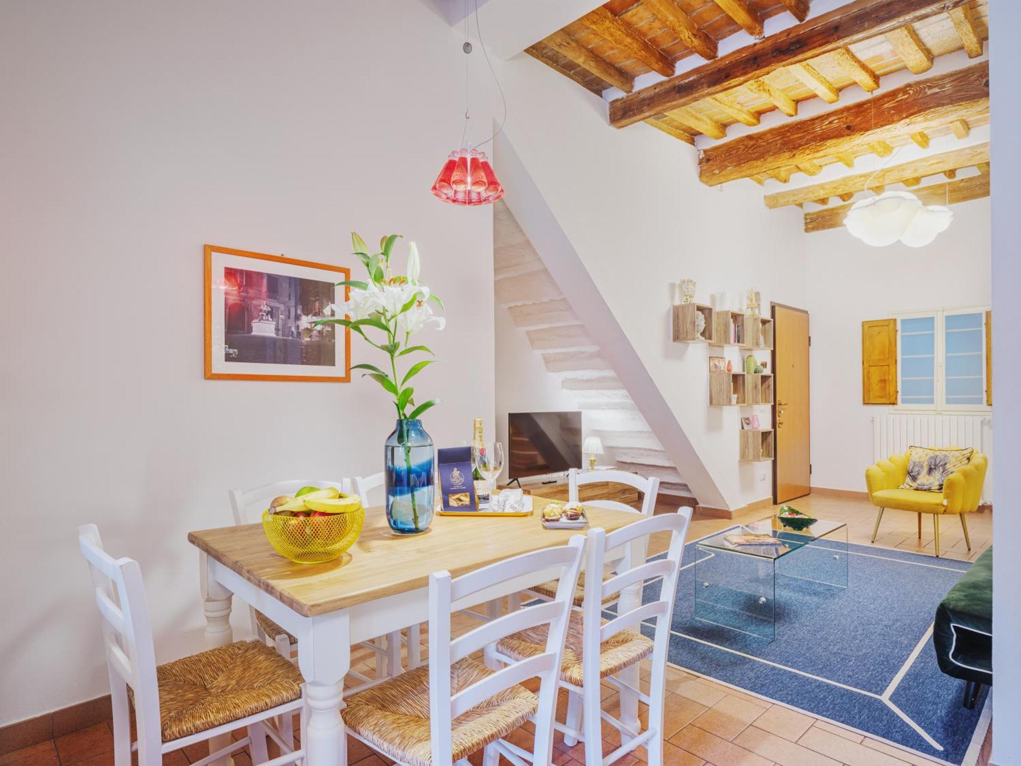 Michael'S Home - Cozy Apartment In The Heart Of Lucca Exterior foto